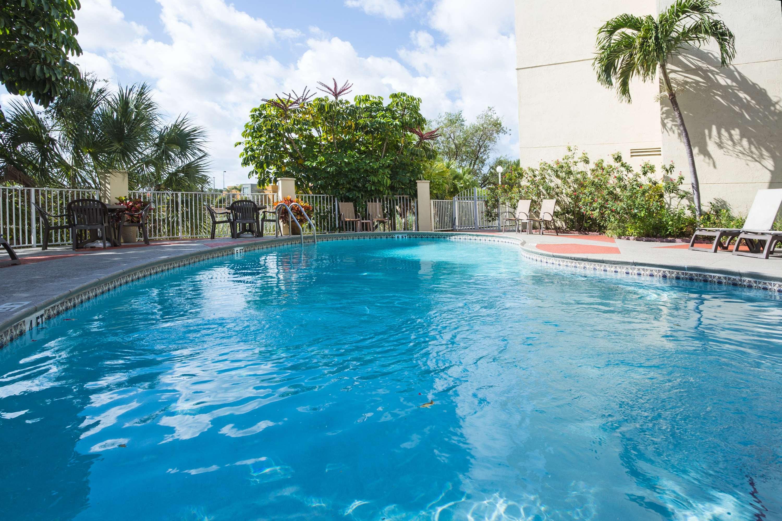 The Palms Inn & Suites Miami, Kendall, Fl Bagian luar foto